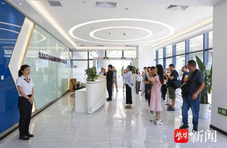泰州“e线先锋 赋能‘四敢’”澎湃泰有引力网络主题活动举办