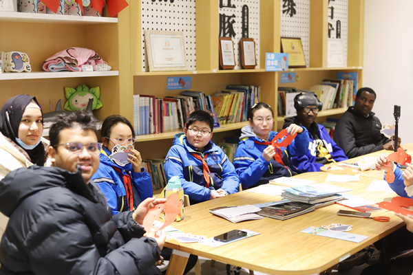 当“年味儿”遇见江豚的微笑 一场跨越山海的青春对话在南京开启_fororder_5