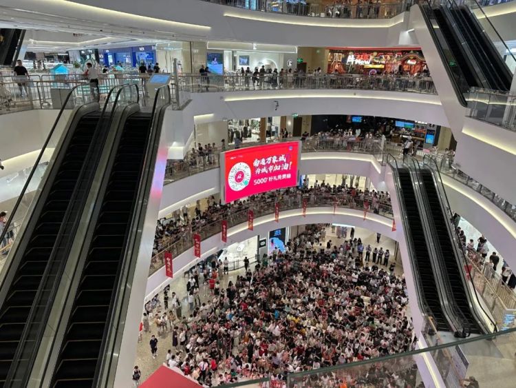 83.7万人次！4.7亿元！“苏超”引爆南通消费_fororder_7