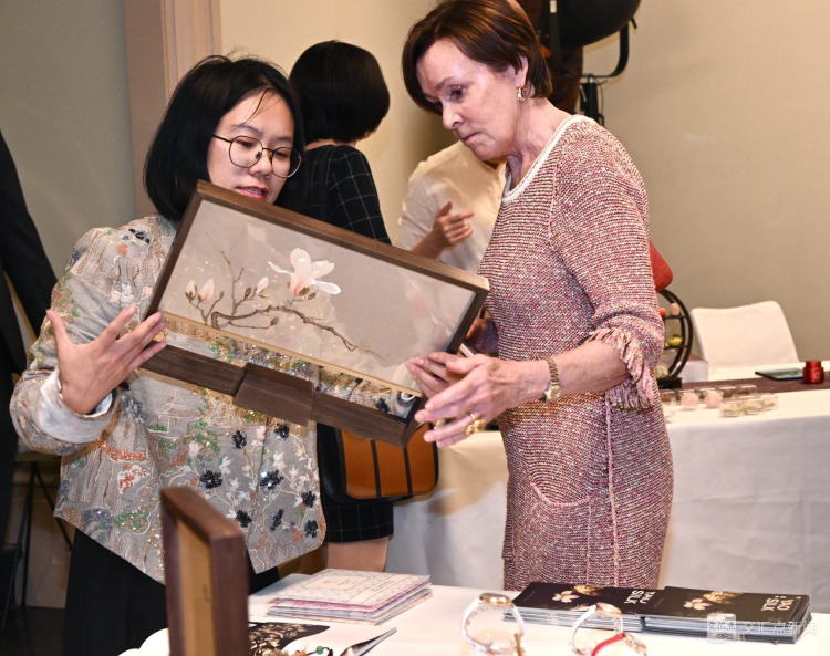 “文明遇·鉴：中国大运河文化江苏周”在欧洲绽放光彩