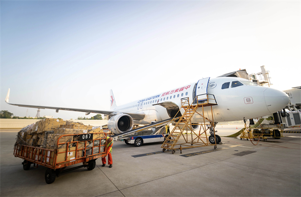 东航江苏公司：决胜改革深化提升行动收官之年 奋力谱写一流航企建设新篇章_fororder_不见面开（箱）包