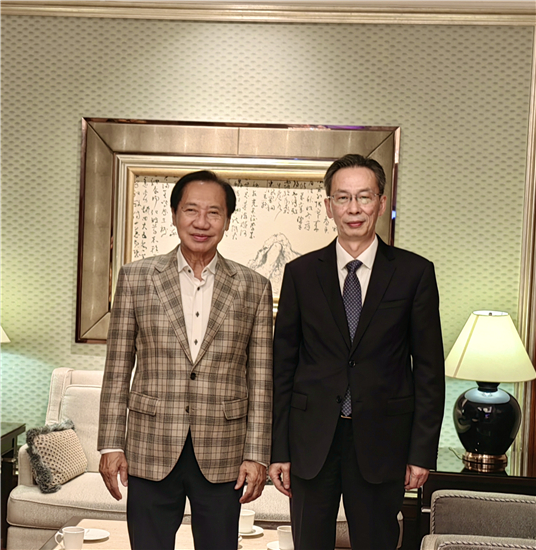 钱文华副会长会见泰国前国会主席、泰中文化经济协会会长颇钦·蓬拉军_fororder_微信图片_20250610100419