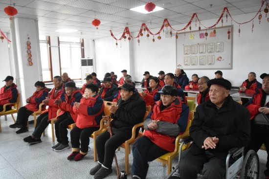 庆元旦 泰州兴化戴南举办区域养老中心联欢会_fororder_图片 2