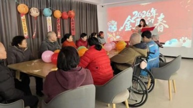 盐城亭湖：长者拓福迎新年 传统文化暖人心