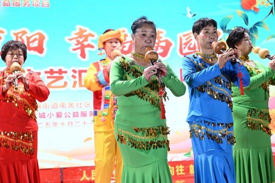 泰州海陵红旗街道“敬老月”系列活动绘就幸福晚年图景_fororder_图片 1