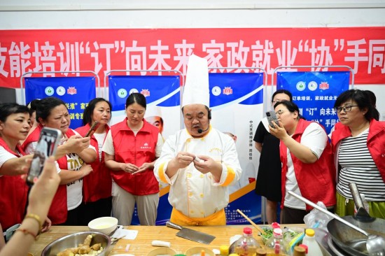 进课堂即上岗 淮安清江浦“定制技能”让就业触手可及_fororder_图片 4