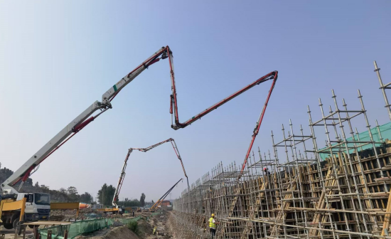 徐州市外环公路西南环闸河挡墙主体结构提前完成_fororder_图片 1