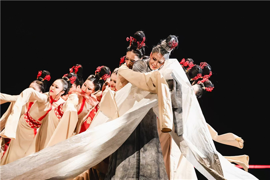 南京原创舞蹈《思乡切·女史箴图》亮相第十四届中国舞蹈荷花奖颁奖典礼
