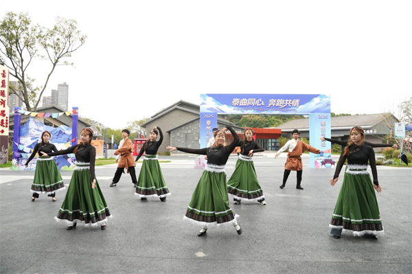 2025泰州马拉松举办 西藏曲水文化特色活动成亮点_fororder_6