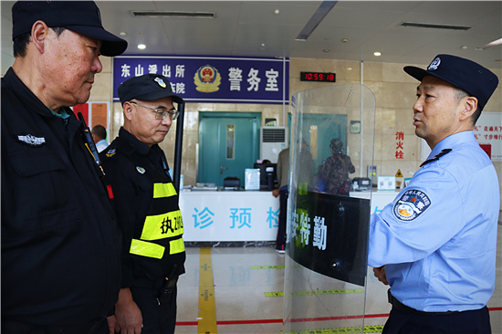 民警孔祥虎：把温暖送到群众心坎上_fororder_图片22