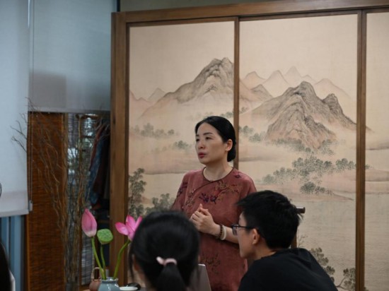 “百工尋雅韻,金陵覓古香” 蘇大“百工錄”非遺尋訪團開展南京和香實踐
