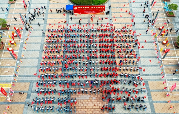 江苏盱眙：国庆骑行潮 车轮丈量城市发展变迁_fororder_微信图片_2025-10-01_191737_630_副本