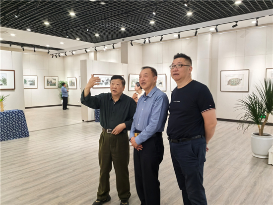 巴秋水乡写生近作展在泰州梅兰文创园开幕
