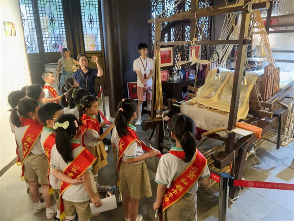南京市江宁开发区学校“非遗寻艺”小队探秘民俗博物馆感受传统文化_fororder_11