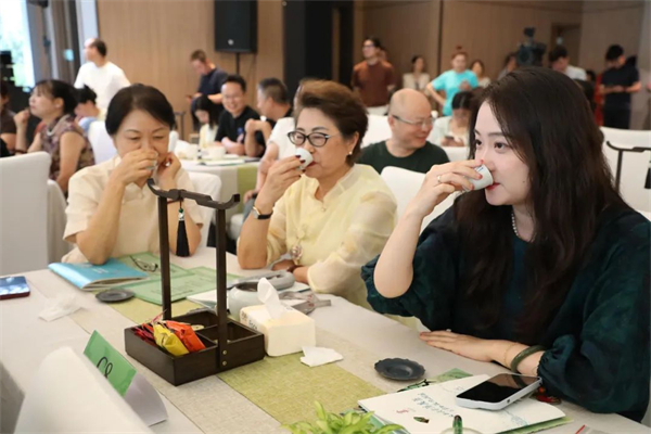 “古韵新风 茗战境会”2025宜兴VS长兴斗茶品鉴会举行_fororder_1