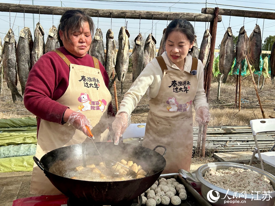 江苏南京：“秦淮源头”探年味儿