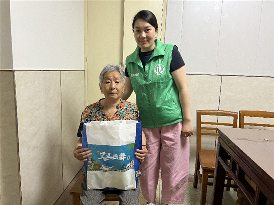 盐城亭湖区燕舞康养送清凉 入户关怀暖人心_fororder_图片10