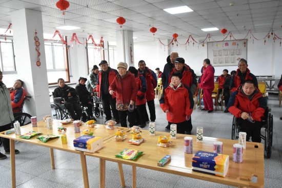 庆元旦 泰州兴化戴南举办区域养老中心联欢会_fororder_图片 3