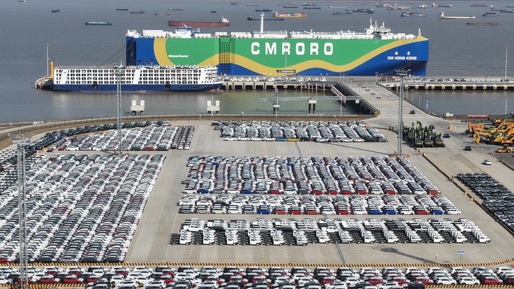 江苏太仓汽车出口持续增长_fororder_20251211_092849_003