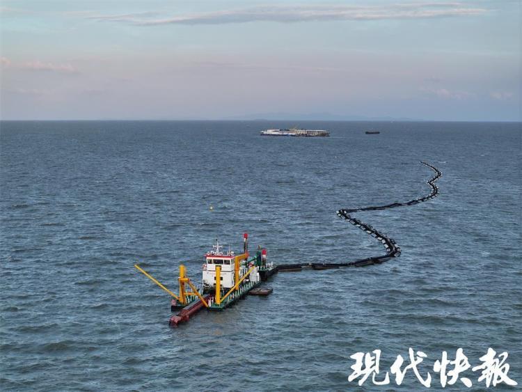 中国造“清淤航母”日清淤泥可填满3.2个游泳池_fororder_20250925_092852_002