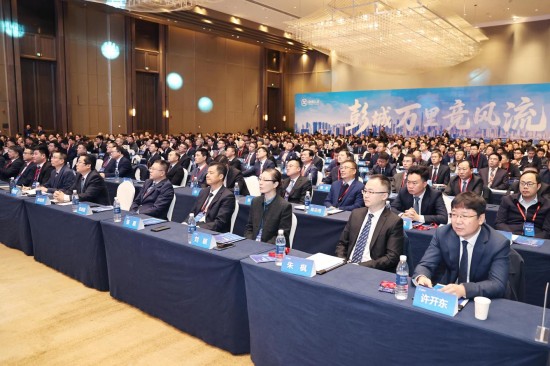 “彭聚英才·城就未来” 2025淮海人才发展大会在徐州启幕_fororder_图片 2