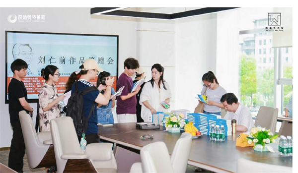 《艺语万象》——泰州书画名家邀请展在凤栖奥特莱斯开幕​_fororder_23