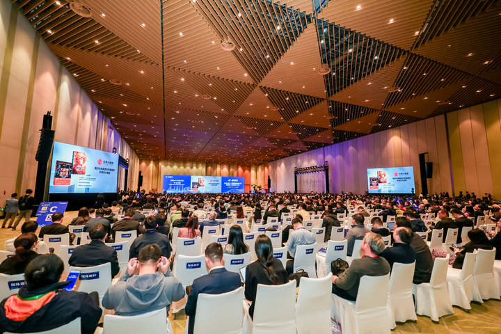 500名大学生“创客”站上江苏人工智能大会“C位” 500名大学生“创客”站上江苏人工智能大会“C位”