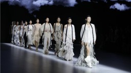 第十四届江苏（盛泽）纺织品博览会暨2025苏州湾时尚周启幕