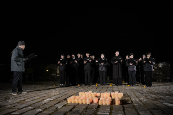 南京“12·12 和平之夜”接力诵读:以声为炬,薪火永递