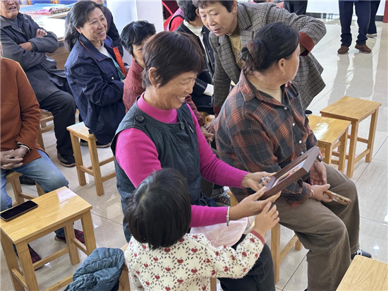 泰州姜堰张甸镇：统战力量暖重阳 AI技术唤青颜_fororder_图片2