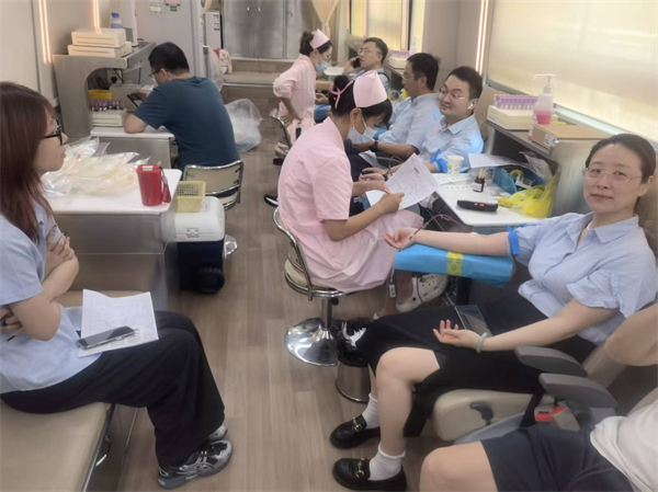 中国人寿财险泰州公司开展公益献血活动_fororder_1