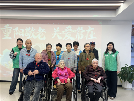 盐城亭湖：燕舞康养绘就重阳暖景 让“夕阳红”暖透深秋_fororder_图片3