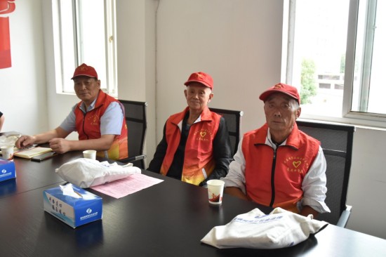泰州兴化戴南镇茅山社区有支党员志愿服务小队_fororder_图片 3