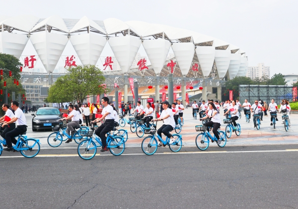 江苏盱眙：国庆骑行潮 车轮丈量城市发展变迁_fororder_微信图片_2025-10-01_191749_945_副本