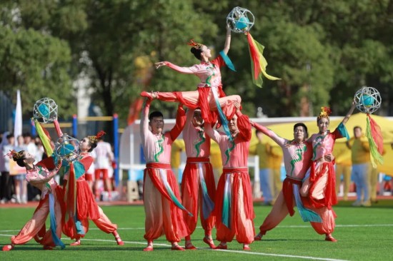 中国移动苏州市第三届大学生足球联赛开幕_fororder_图片 2