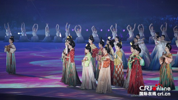 第十二届世运会开幕式点亮成都夜空 上演“城市即舞台”_fororder_表演现场-摄影-周家全