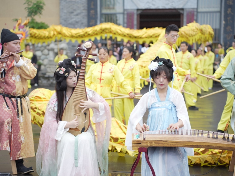 金秋十月去哪儿 万千气象成都行｜文化+旅游+科技 “双节”来洛带古镇打卡新玩法
