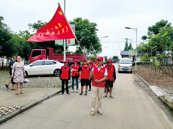 葡萄架下开出“文明花” 眉山彭山区观音街道果园村上榜“全国文明村镇”_fororder_图片-2