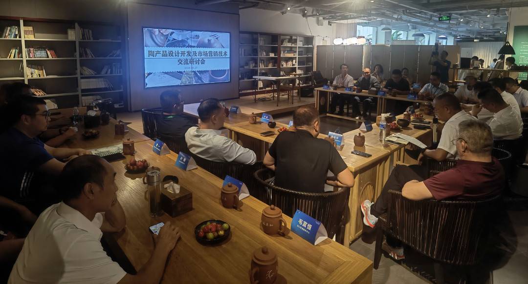 “3D打印”的荣县陶瓷看呆观众 四川荣县陶土资源量高达12亿吨