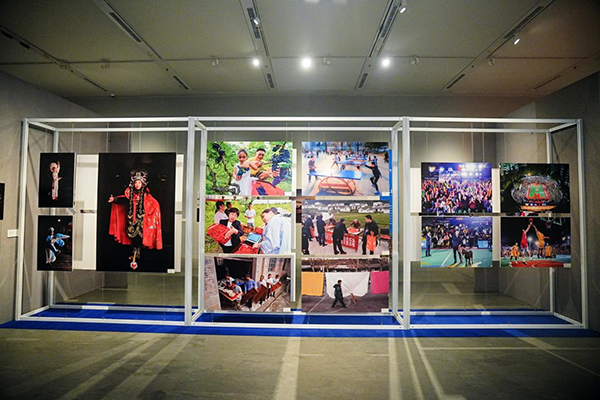 “美丽中国 遇见巴中”大型摄影书法美术作品展在成都开展_fororder_图片-1