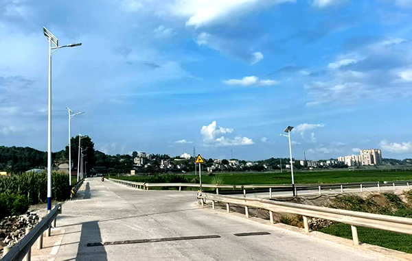 宜宾叙州区：2025年蕨溪镇微实事项目交出温暖答卷_fororder_火箭村入村主干道亮化工程-供图-蕨溪镇政府