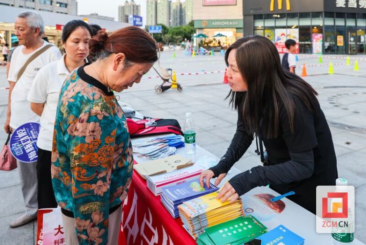 安全技能“手把手”传授 自贡市安全宣传“五进”活动走进高新区