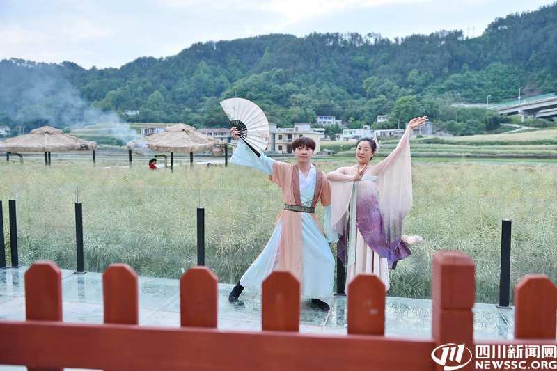 “五一”假期宜宾文旅新体验：“美食+非遗+音乐”小龙虾助阵，“请春酒体验版”上线