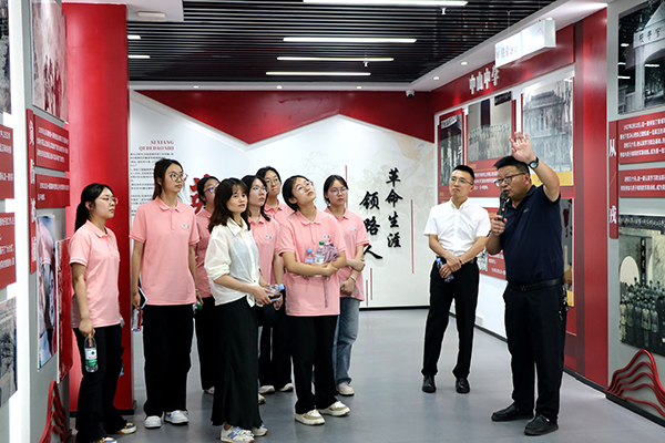 宜宾市一曼中学校：校际联动传薪火 共话育人新蓝图_fororder_学习一曼事迹-摄影-陈国峰