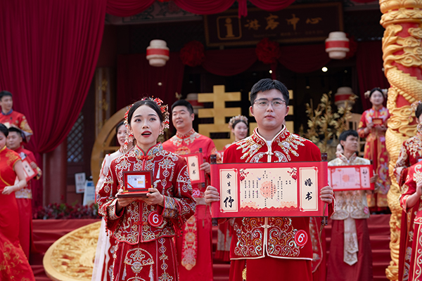 2025 宜宾・南溪长江婚典集体婚礼圆满礼成_fororder_我们结婚啦--供图-南溪区融媒体中心