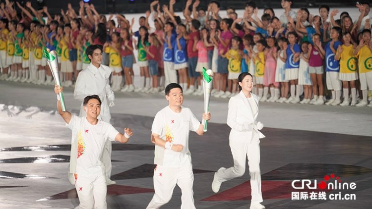 第十二届世运会开幕式点亮成都夜空 上演“城市即舞台”