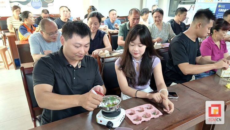 自贡高新区华景社区举办“温情七夕节 清廉话家风”活动