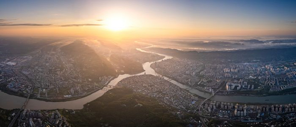 五粮液文脉史脉谱系研究报告正式发布 系统诠释“天人共酿 和美五粮”密码_fororder_金沙江、岷江、长江在宜宾交汇-供图-五粮液集团