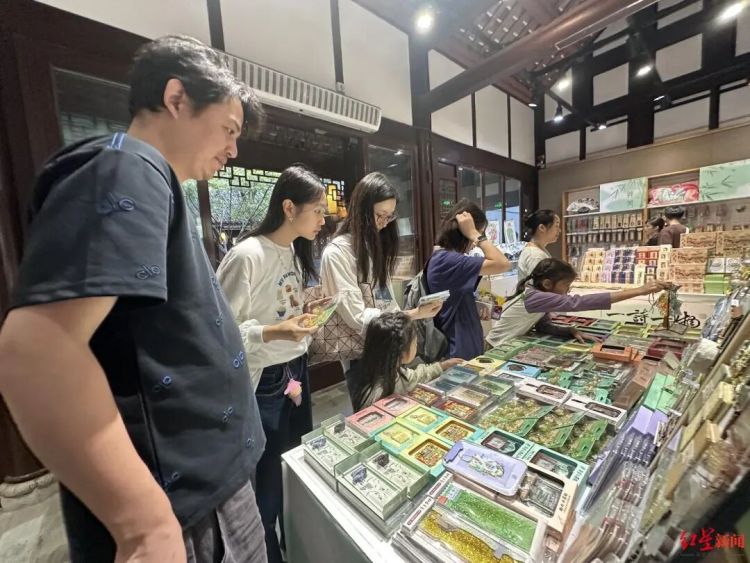 热销！就这样把成都带走