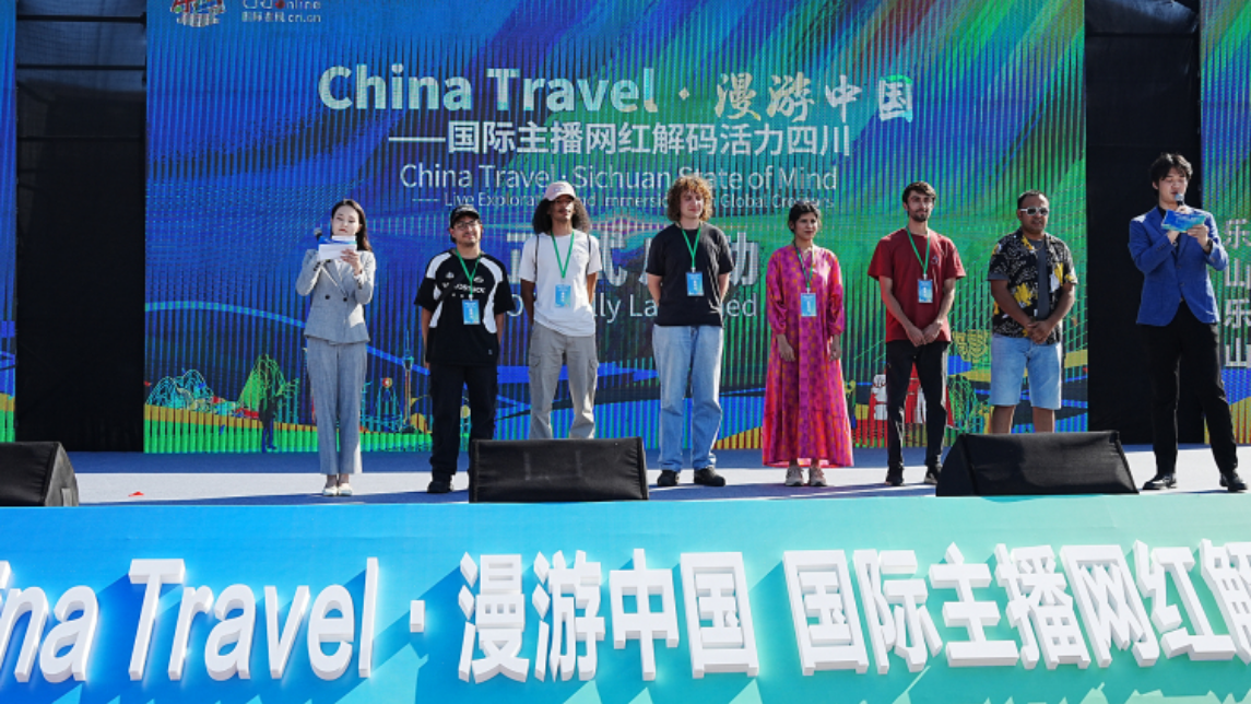 一场“亿级曝光”的四川之旅：看国际主播网红如何讲活“天府故事”_fororder_92130143-5fbb-41ce-9e5d-38b334e2e4e0.750x443